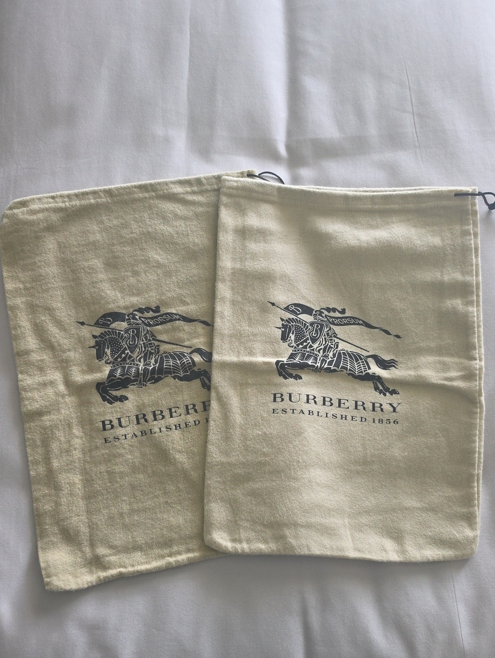 Burberry Cream Logo Drawstring Dust Bag Set